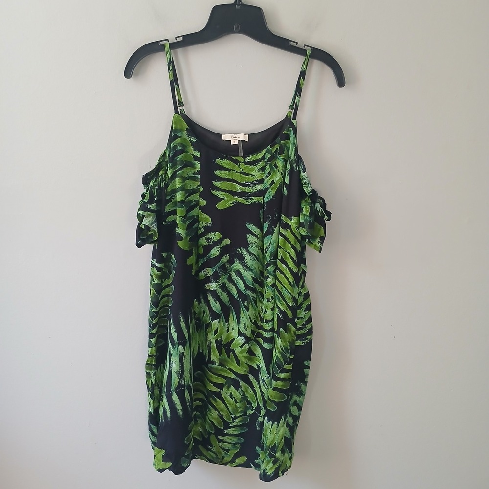 Entro Women's Size Small Mini‎ Leaf Print Dress Cold Shoulder Flutter Sleeve